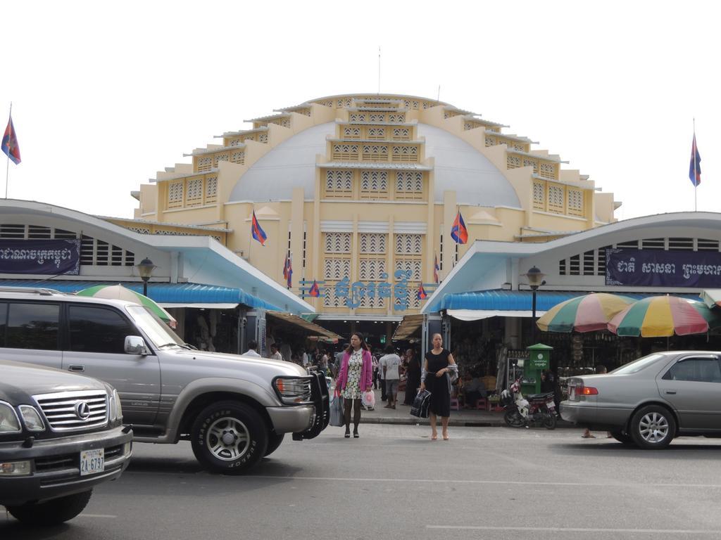 Golden Boat Guesthouse Phnom Penh Ngoại thất bức ảnh