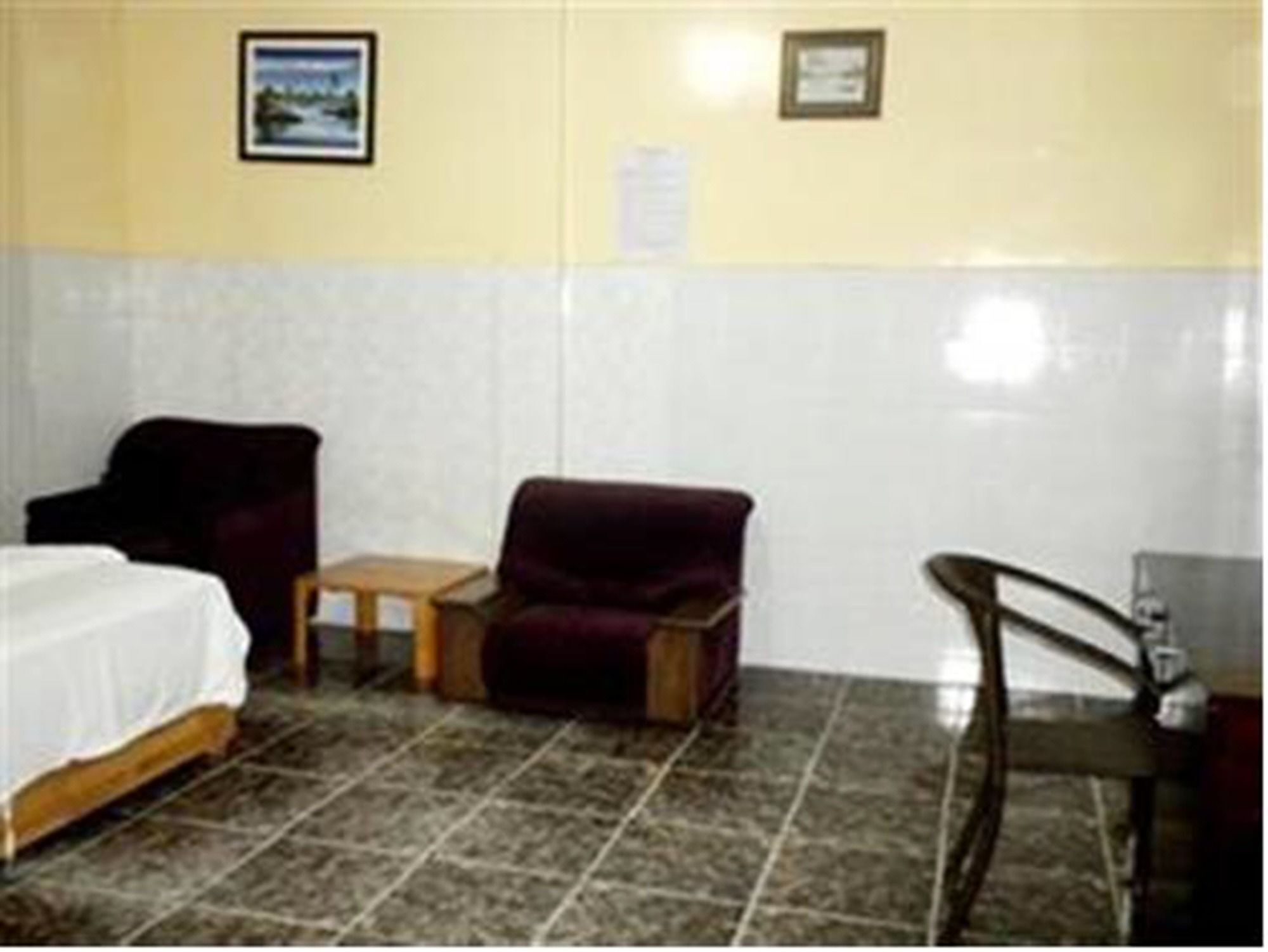 Golden Boat Guesthouse Phnom Penh Ngoại thất bức ảnh